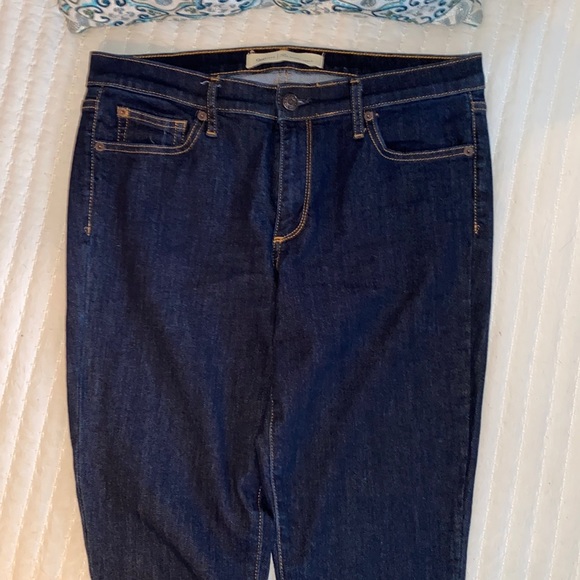 GAP True Skinny Ankle dark wash denim jeans. - Picture 2 of 5